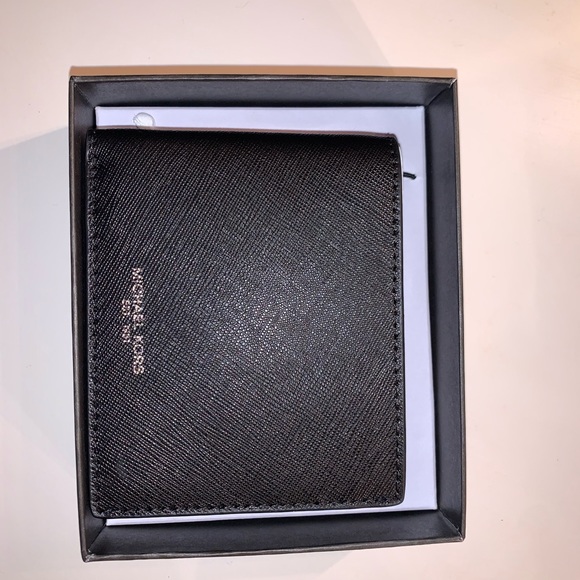 Black Michael Kors Wallet - Picture 6 of 7